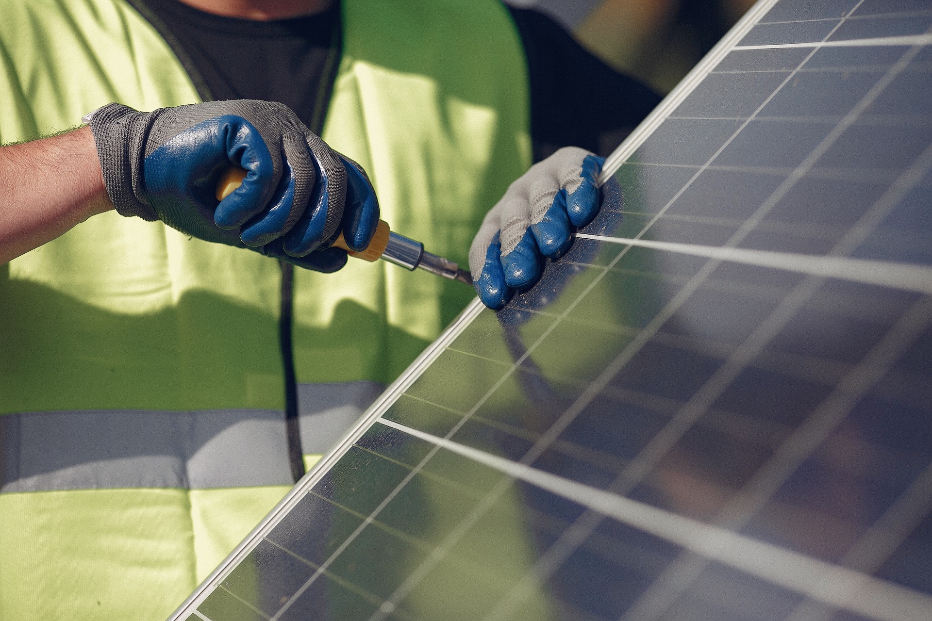/asset/cdn.prod.website-files.com/64131e5085e4742fe2776d84/6556117043ccfae4c5b6ca0f_solar-panel-7518786_1920.jpg