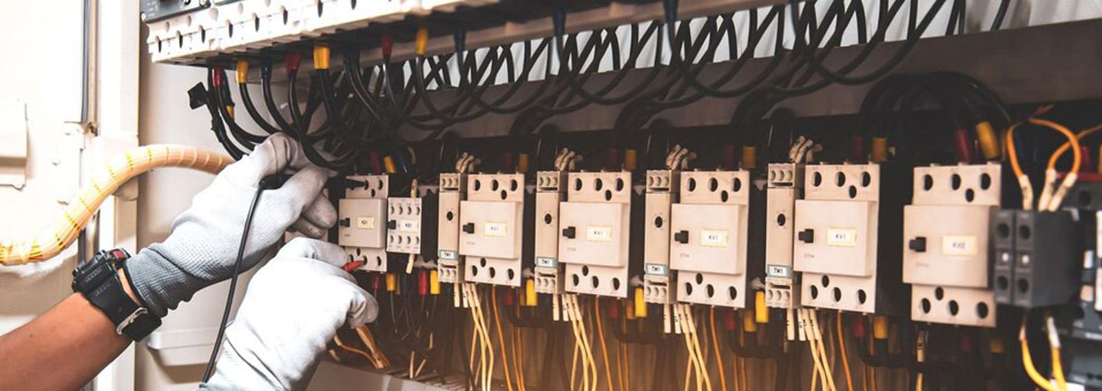 /asset/www.ada-elektro.at/wp-content/uploads/2023/06/247-ELEKTRIKER-NOTDIENST.jpg
